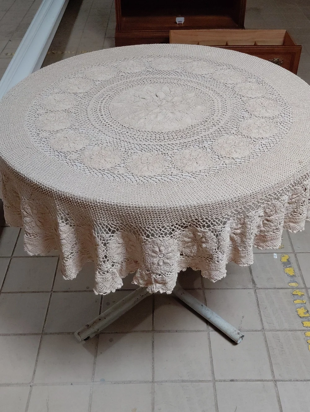 Handmade Cream Crochet Round Tablecloth - Elegant Lace Dining Cover Ruffled Edge